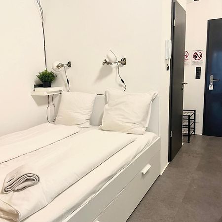 Studio Apartment By Hi5- Rottenbiller Apartment Budapeste Exterior foto