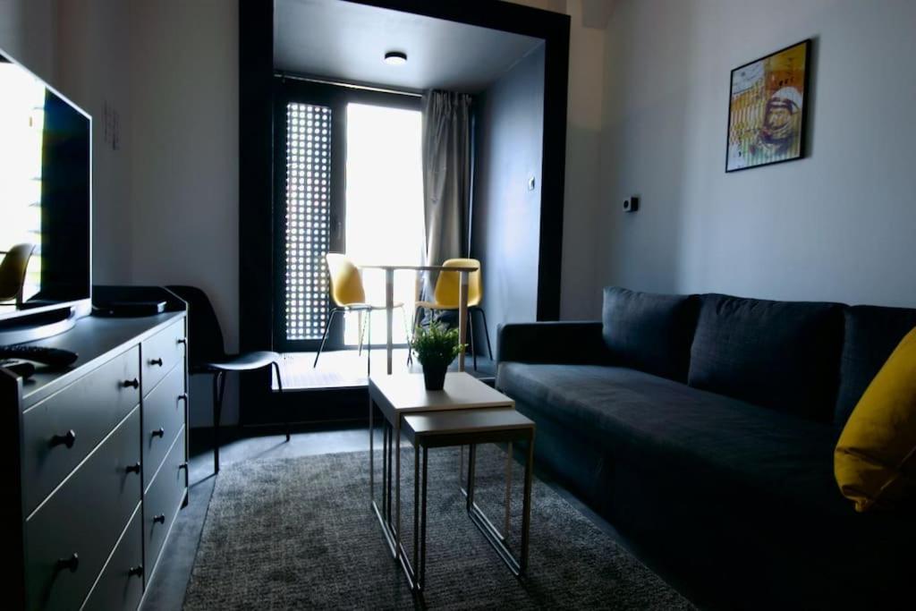 Studio Apartment By Hi5- Rottenbiller Apartment Budapeste Exterior foto