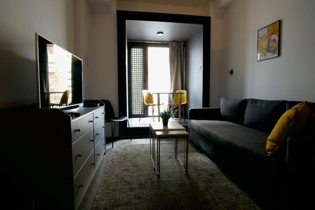 Studio Apartment By Hi5- Rottenbiller Apartment Budapeste Exterior foto