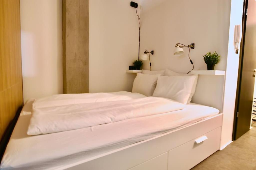 Studio Apartment By Hi5- Rottenbiller Apartment Budapeste Exterior foto