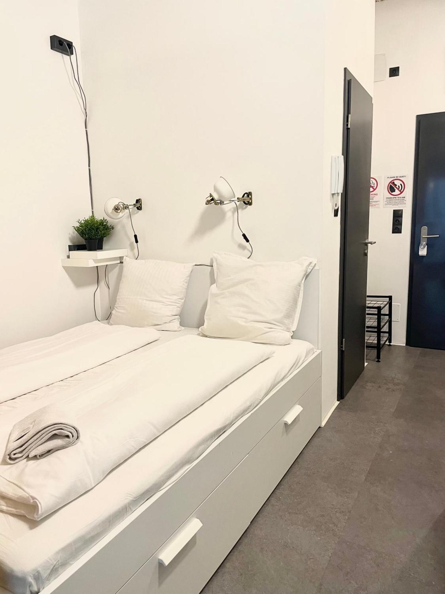 Studio Apartment By Hi5- Rottenbiller Apartment Budapeste Exterior foto