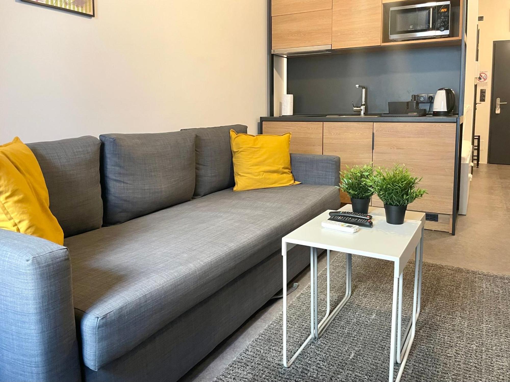 Studio Apartment By Hi5- Rottenbiller Apartment Budapeste Exterior foto